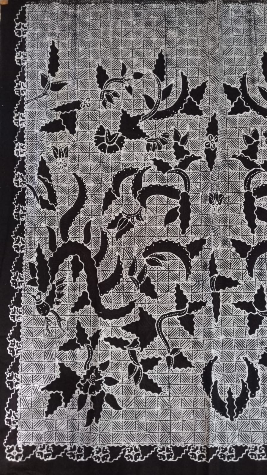 Motif batik tulis Gribig besar